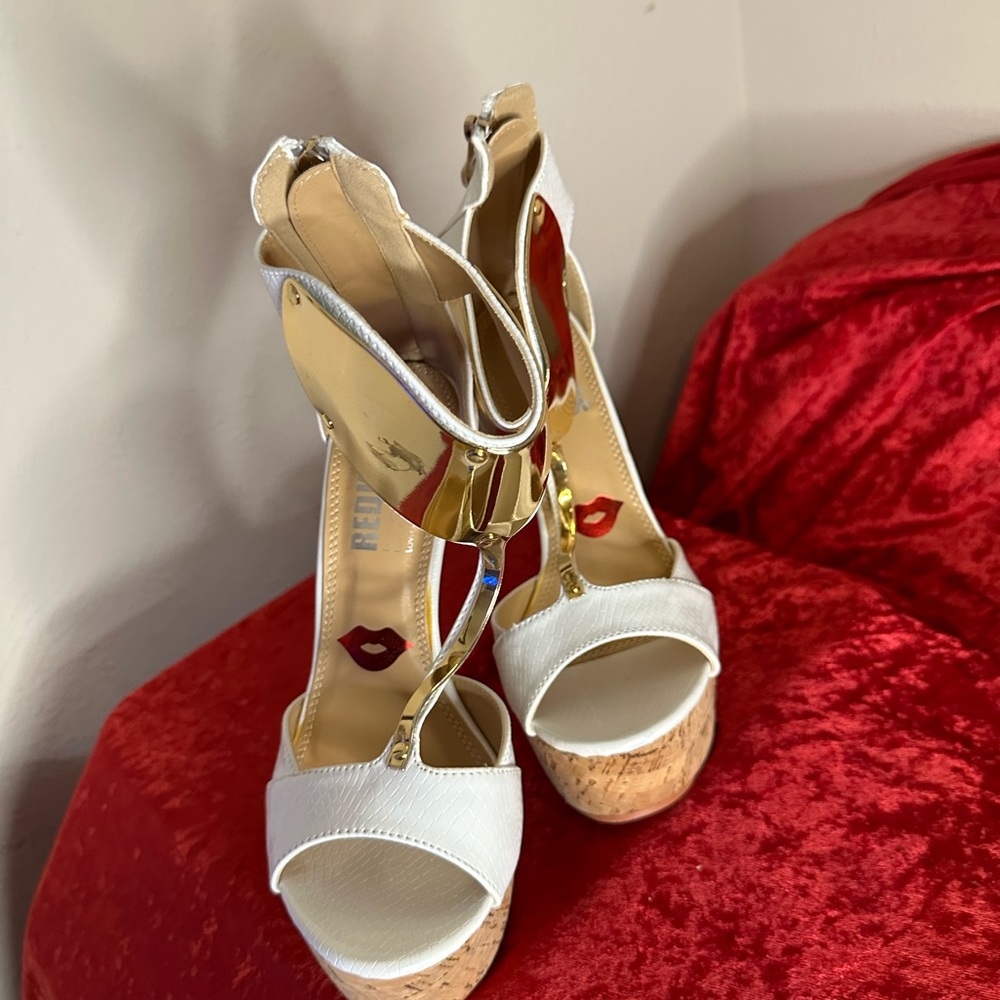 Red Kiss These shoes are a size 5.5 white with zipper up the back, Super Sexy